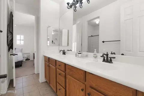 Bath - 3102 E Turnberry Dr, Gilbert, AZ 85298 photo 6 of 8