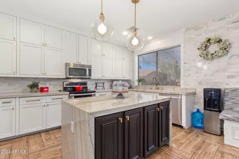 Kitchen - 4118 E Laurel Ave, Gilbert, AZ 85234 photo 2 of 6