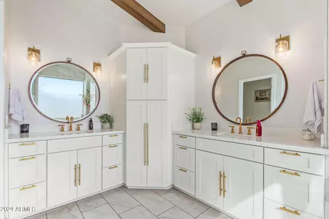 Bath - 4118 E Laurel Ave, Gilbert, AZ 85234 photo 3 of 4