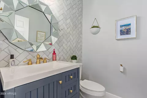 Bath - 4118 E Laurel Ave, Gilbert, AZ 85234 photo 1 of 4