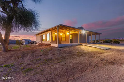 Exterior - 39212 N 3rd Ave, Phoenix, AZ 85086 photo 14 of 24