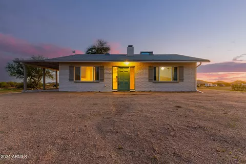 Exterior - 39212 N 3rd Ave, Phoenix, AZ 85086 photo 5 of 24