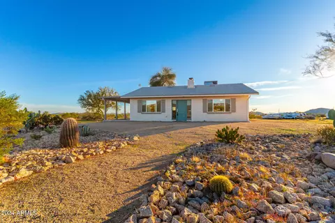 Exterior - 39212 N 3rd Ave, Phoenix, AZ 85086 photo 11 of 24