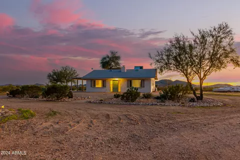 Exterior - 39212 N 3rd Ave, Phoenix, AZ 85086 photo 7 of 24