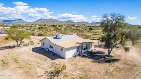 Exterior - 39212 N 3rd Ave, Phoenix, AZ 85086 photo 6 of 24