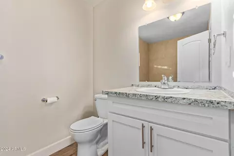Bath - 39212 N 3rd Ave, Phoenix, AZ 85086 photo 2 of 3