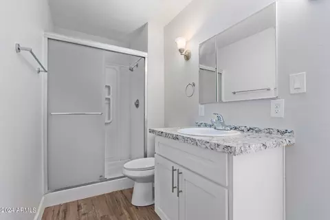 Bath - 39212 N 3rd Ave, Phoenix, AZ 85086 photo 3 of 3