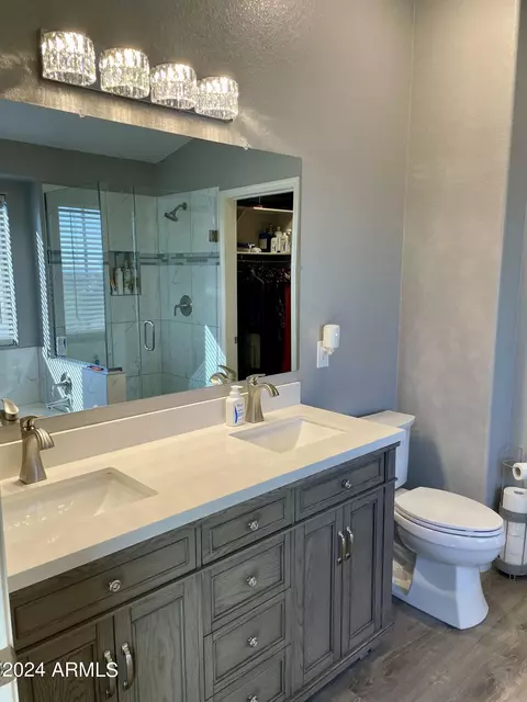 Bath - 2219 W Mark Ln, Phoenix, AZ 85085 photo 1 of 3