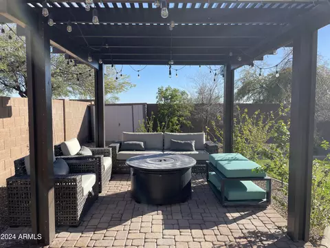 Exterior - 2219 W Mark Ln, Phoenix, AZ 85085 photo 8 of 10