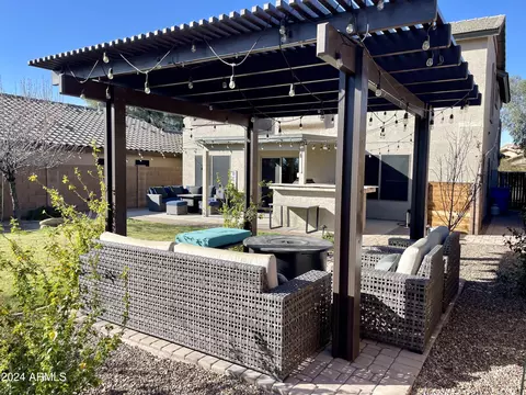 Exterior - 2219 W Mark Ln, Phoenix, AZ 85085 photo 10 of 10