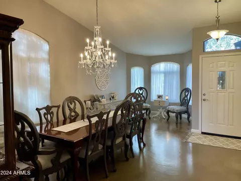 Dining - 2219 W Mark Ln, Phoenix, AZ 85085 photo 1 of 5