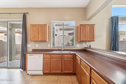 3910 E Pollack St, Phoenix, AZ 85042 photo 11