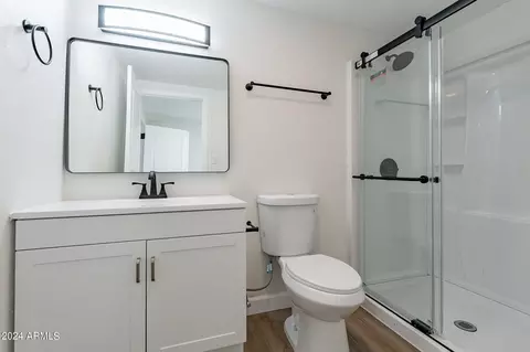 Bath - 3302 E Pierce St, Phoenix, AZ 85008 photo 2 of 2