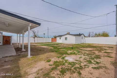Exterior - 3302 E Pierce St, Phoenix, AZ 85008 photo 3 of 4
