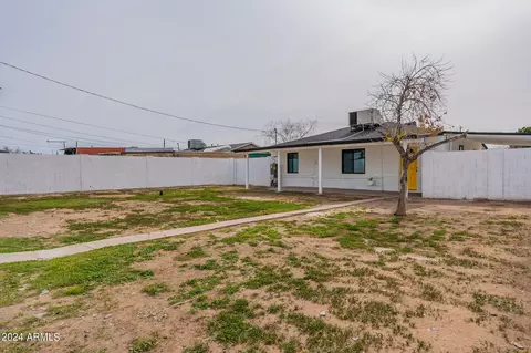 Exterior - 3302 E Pierce St, Phoenix, AZ 85008 photo 4 of 4