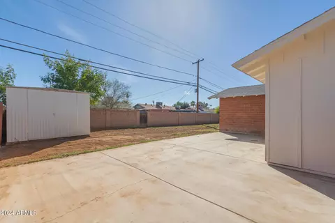 Exterior - 4107 W Ocotillo Rd, Phoenix, AZ 85019 photo 11 of 16