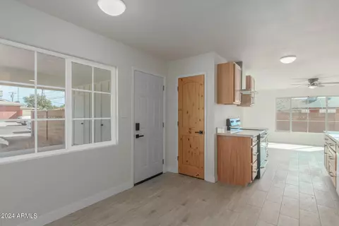 Kitchen - 4107 W Ocotillo Rd, Phoenix, AZ 85019 photo 1 of 5