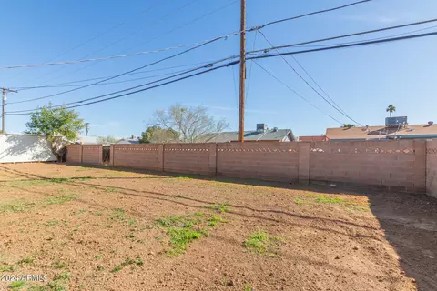 Exterior - 4107 W Ocotillo Rd, Phoenix, AZ 85019 photo 7 of 16