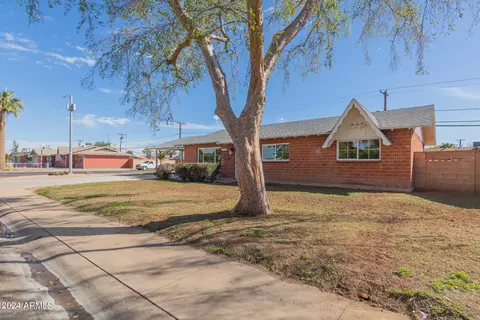 Exterior - 4107 W Ocotillo Rd, Phoenix, AZ 85019 photo 3 of 16