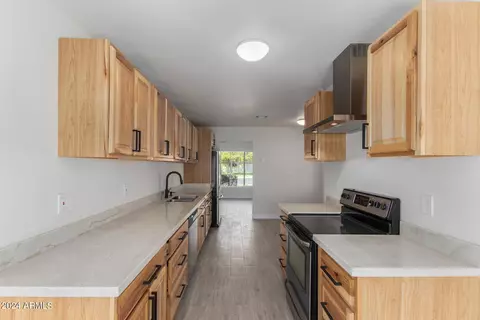 Kitchen - 4107 W Ocotillo Rd, Phoenix, AZ 85019 photo 3 of 5