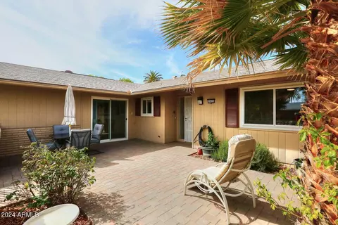 10435 W Saratoga Cir, Sun City, AZ 85351