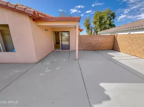 Exterior - 6015 S 21st Dr, Phoenix, AZ 85041 photo 6 of 8