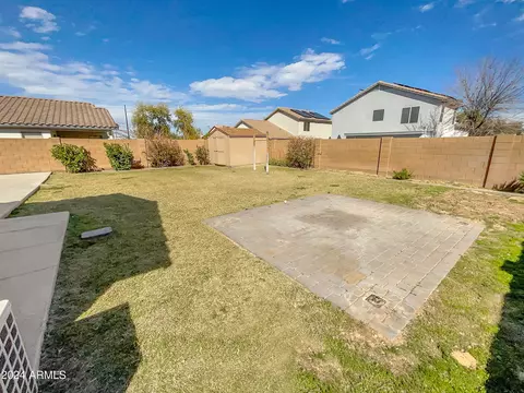 Exterior - 6015 S 21st Dr, Phoenix, AZ 85041 photo 7 of 8