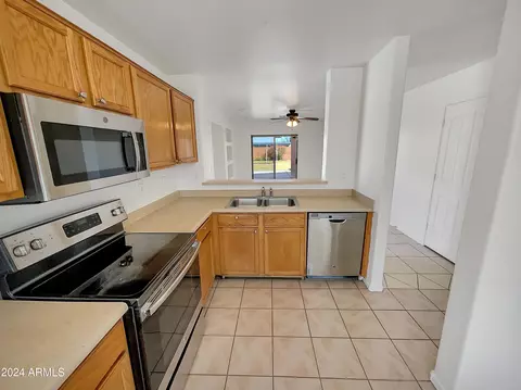 Kitchen - 6015 S 21st Dr, Phoenix, AZ 85041 photo 2 of 4