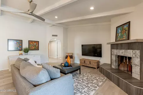 Living - 2646 E Sierra St, Phoenix, AZ 85028 photo 4 of 5