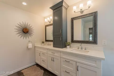 Bath - 2646 E Sierra St, Phoenix, AZ 85028 photo 1 of 4