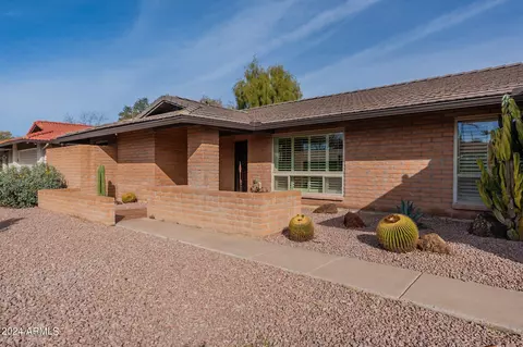 Exterior - 2646 E Sierra St, Phoenix, AZ 85028 photo 15 of 15