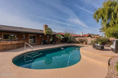 Exterior - 2646 E Sierra St, Phoenix, AZ 85028 photo 5 of 15