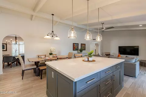Kitchen - 2646 E Sierra St, Phoenix, AZ 85028 photo 4 of 6