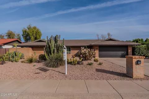 Exterior - 2646 E Sierra St, Phoenix, AZ 85028 photo 14 of 15