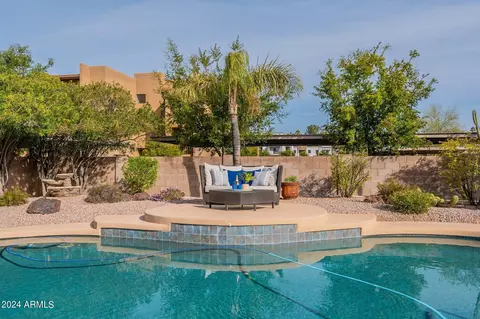 Exterior - 2646 E Sierra St, Phoenix, AZ 85028 photo 12 of 15