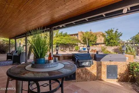 Exterior - 2646 E Sierra St, Phoenix, AZ 85028 photo 8 of 15