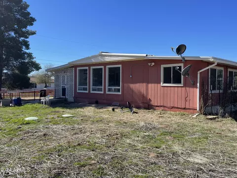 20460 E Kiva Rd, Black Canyon City, AZ 85324