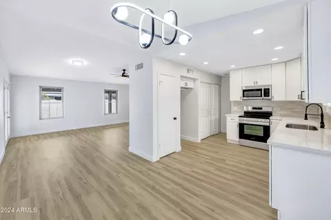 1018 E Wahalla Ln, Phoenix, AZ 85024 photo 9