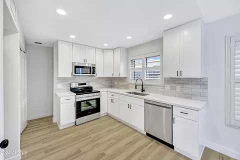 1018 E Wahalla Ln, Phoenix, AZ 85024 photo 10