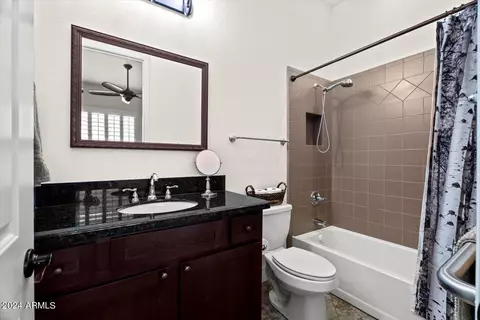 Bath - 3728 E Mia Ln, Gilbert, AZ 85298 photo 3 of 4