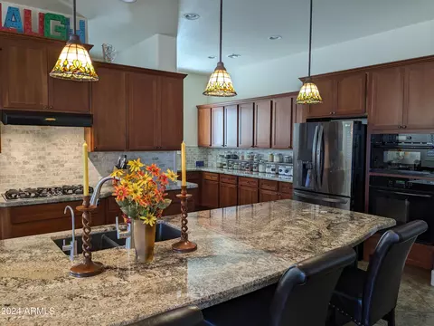 Kitchen - 3728 E Mia Ln, Gilbert, AZ 85298 photo 6 of 7