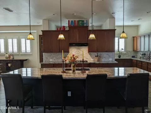 Kitchen - 3728 E Mia Ln, Gilbert, AZ 85298 photo 5 of 7