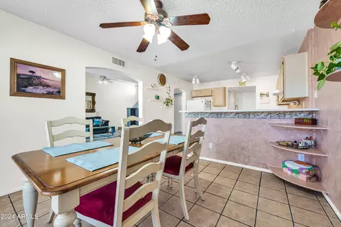 Dining - 802 E Sack Dr, Phoenix, AZ 85024 photo 3 of 3