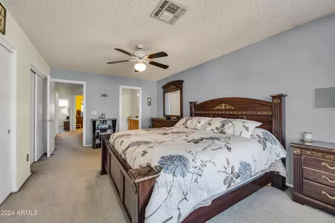 Bedroom - 802 E Sack Dr, Phoenix, AZ 85024 photo 2 of 4