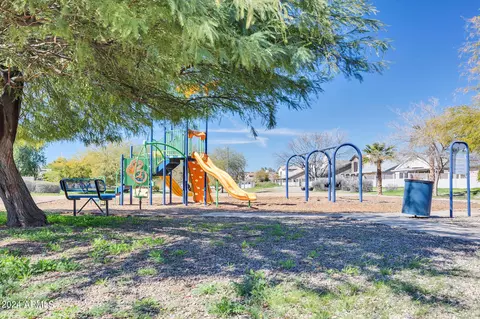 View/Area - 802 E Sack Dr, Phoenix, AZ 85024 photo 1 of 1