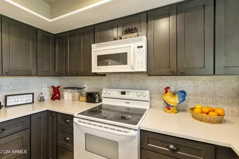 Kitchen - 7717 E Park View Dr, Mesa, AZ 85208 photo 3 of 5