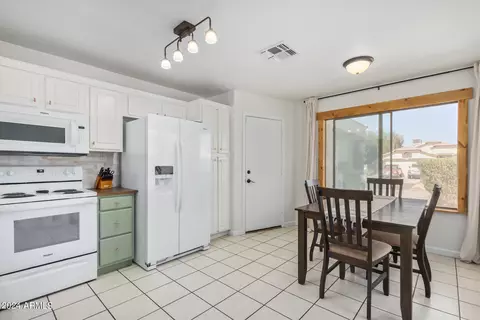 Kitchen - 1287 W 17th Ave, Apache Junction, AZ 85120 photo 2 of 2
