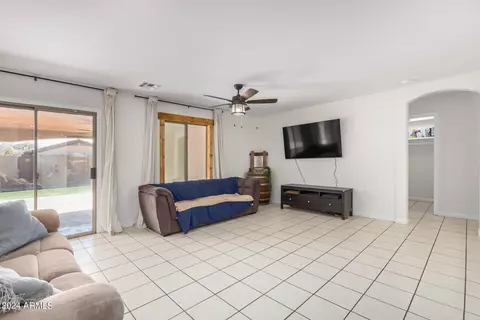 Living - 1287 W 17th Ave, Apache Junction, AZ 85120 photo 2 of 4