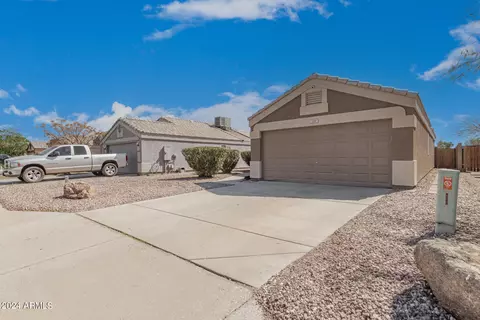 Exterior - 1287 W 17th Ave, Apache Junction, AZ 85120 photo 5 of 11