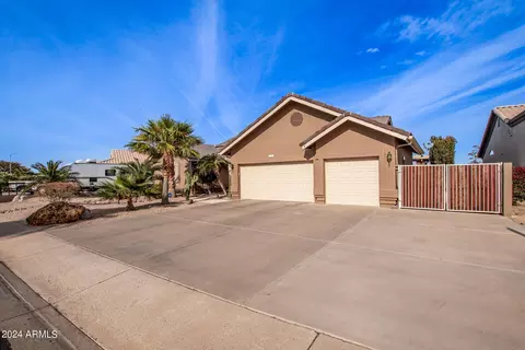 Exterior - 2306 E Nora St, Mesa, AZ 85213 photo 6 of 20